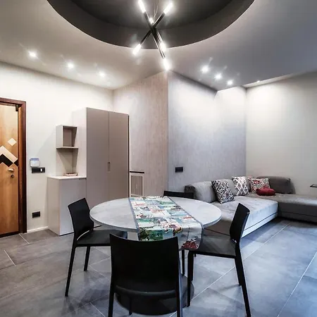 By The Small -downtown Apartment *